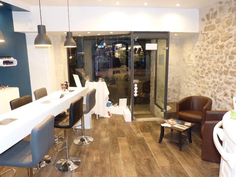 Matile Beauté - Onglerie La Rochelle - OneBooking