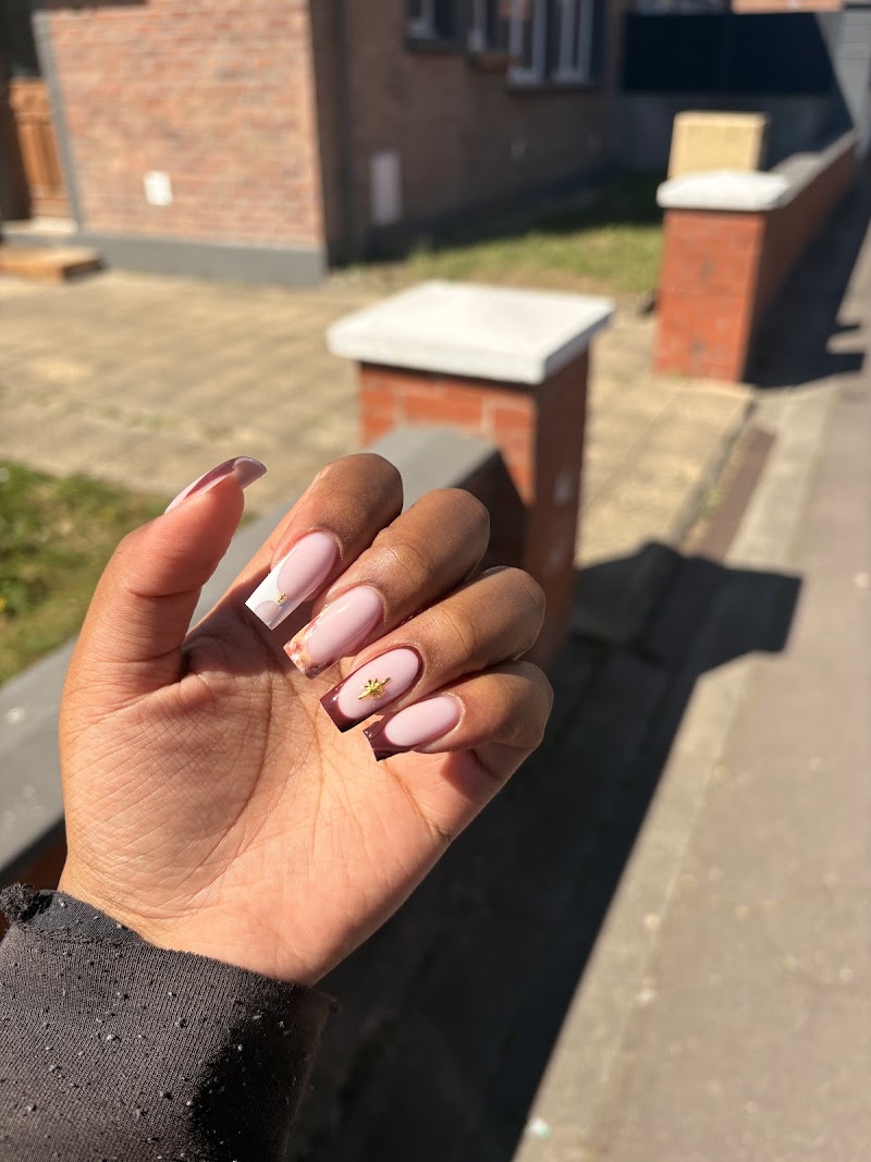 nails bhl - Onglerie Lille - Photo de couverture - OneBooking