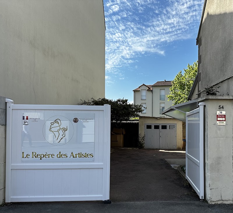 Le Repère des Artistes | Coiffeur hommes & femmes - Coiffure Poitiers - OneBooking