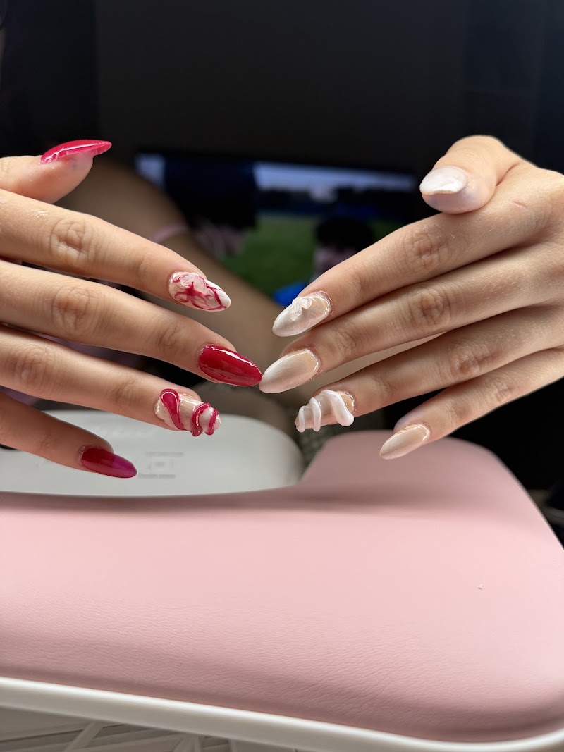 Imilienails - Onglerie Grenoble - OneBooking