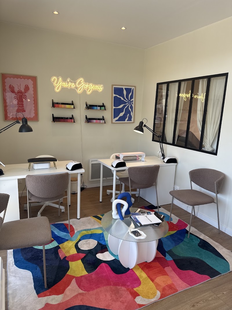 My Way - Onglerie La Rochelle - OneBooking