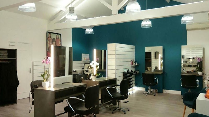 Coiffure Osmose by Eric Stipa Poitiers - Coiffure Poitiers - Photo de couverture - OneBooking