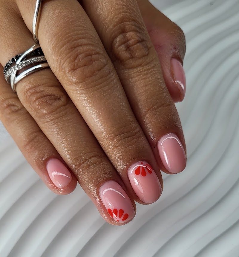 Nénya Beauté - Onglerie La Rochelle - OneBooking
