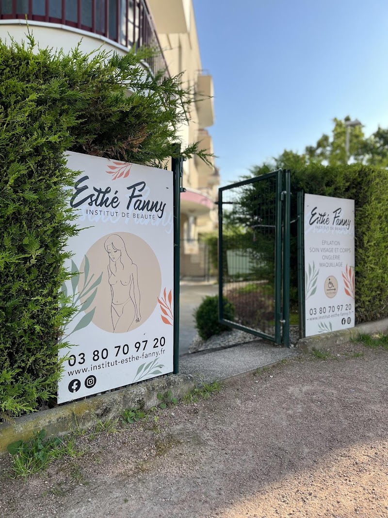 Esthe Fanny - Onglerie Dijon - OneBooking