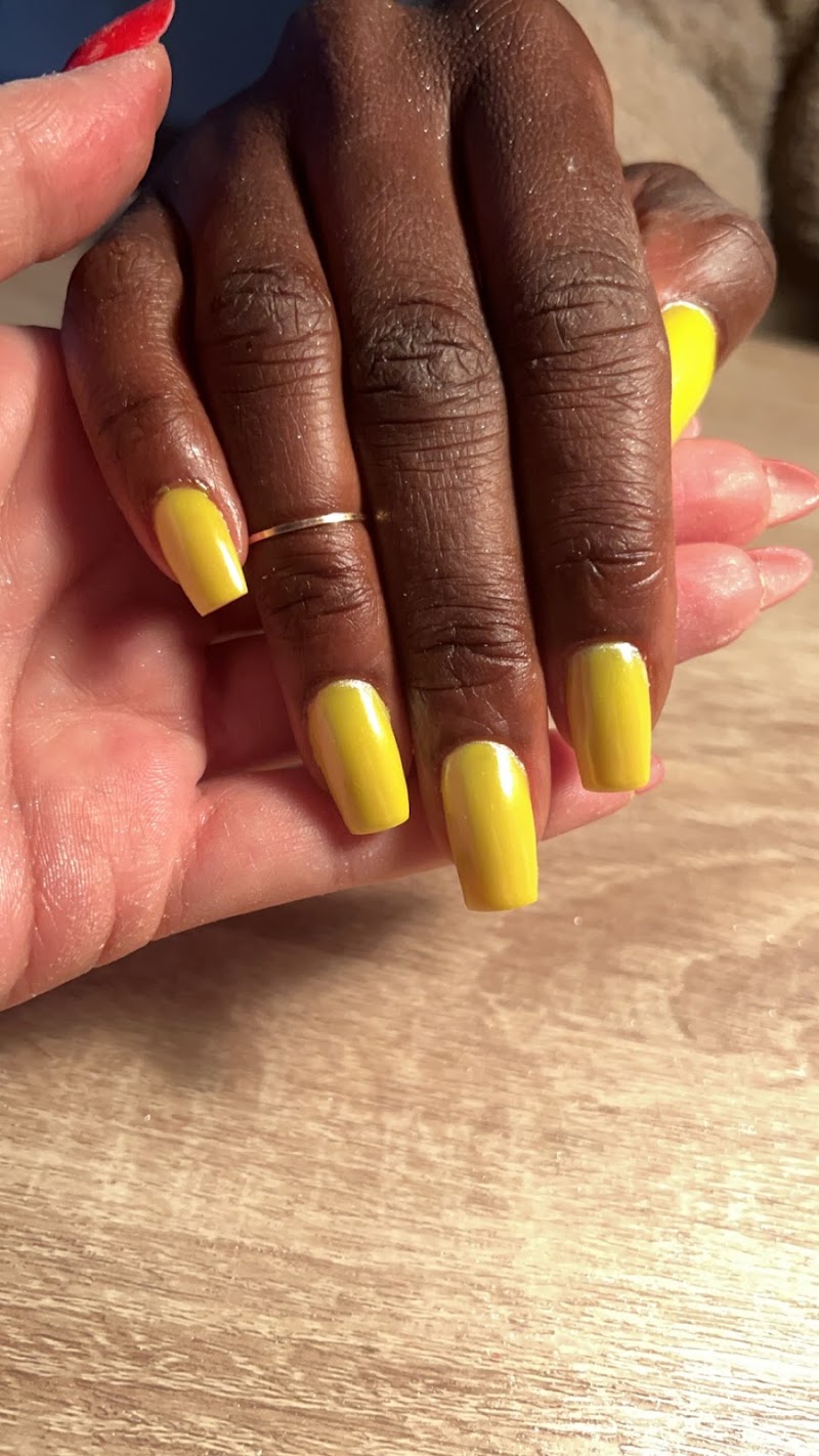 Shayne Nails - Onglerie Dijon - OneBooking