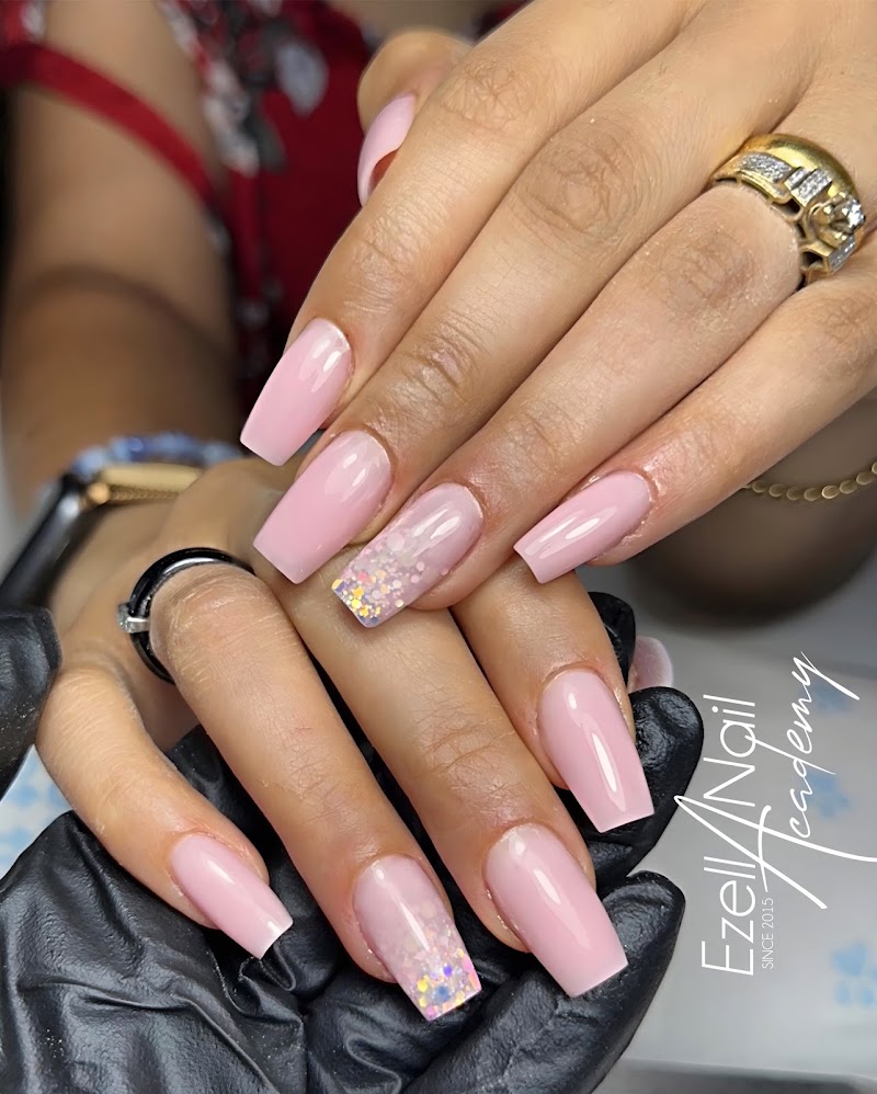 Ezella Nail Academy Bar à ongle et Centre De Formation en onglerie - Onglerie Lille - OneBooking