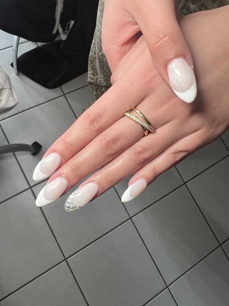 Crystal'ongles_jessie - Onglerie Le Mans - OneBooking