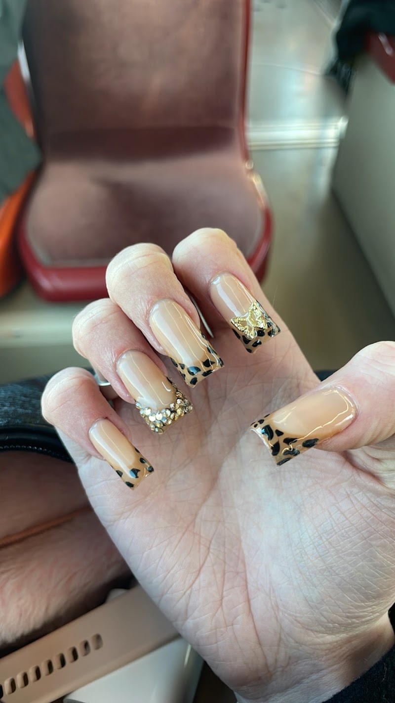 Lera ni beauty studio - Onglerie Le Mans - OneBooking