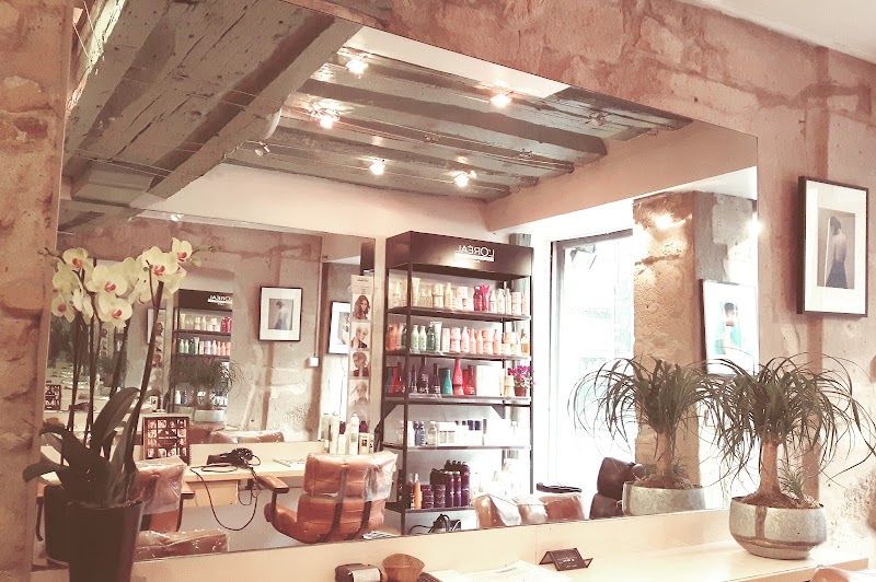 Salon De Coiffure By Anaïs M - Coiffure Paris - OneBooking