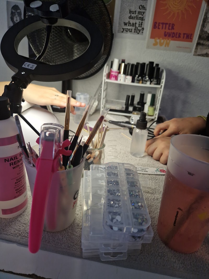 Nails by Saf - Onglerie Grenoble - OneBooking