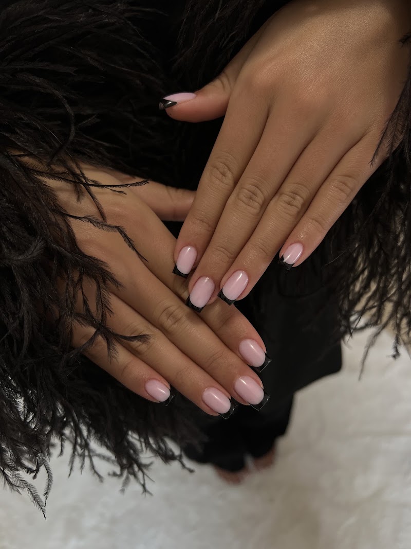Nail By Lina - Onglerie Lille - OneBooking