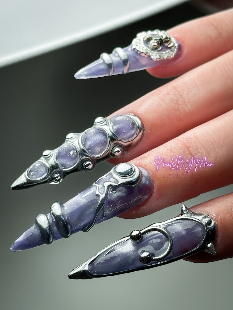 Nails BY Mew - Nail art et strass dentaire Le Mans - Onglerie Le Mans - OneBooking