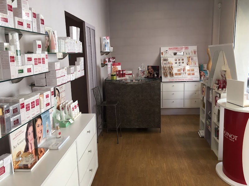 Institut de Beauté Barbara - Onglerie Grenoble - OneBooking
