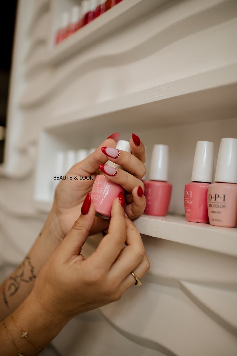 Beauté et look " le bar à ongles" - Onglerie Grenoble - OneBooking