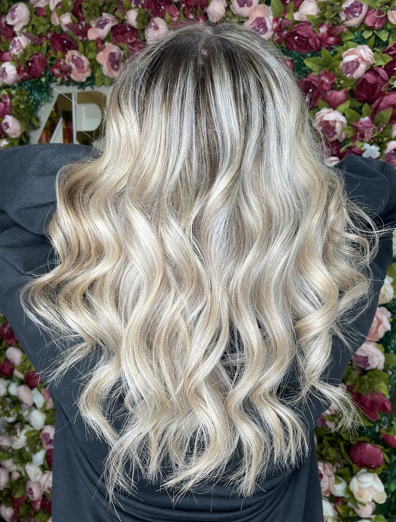 Ar Studio Salon Paris 20- Coiffeur Paris, Lissage, Ombré Hair Et Balayage, Épilation, Onglerie, Extension De Cil - Coiffure Paris - OneBooking