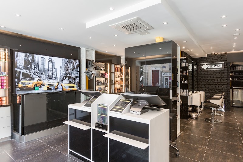 Alexandre Henry coiffeur Paris 13 - Coiffure Paris - OneBooking
