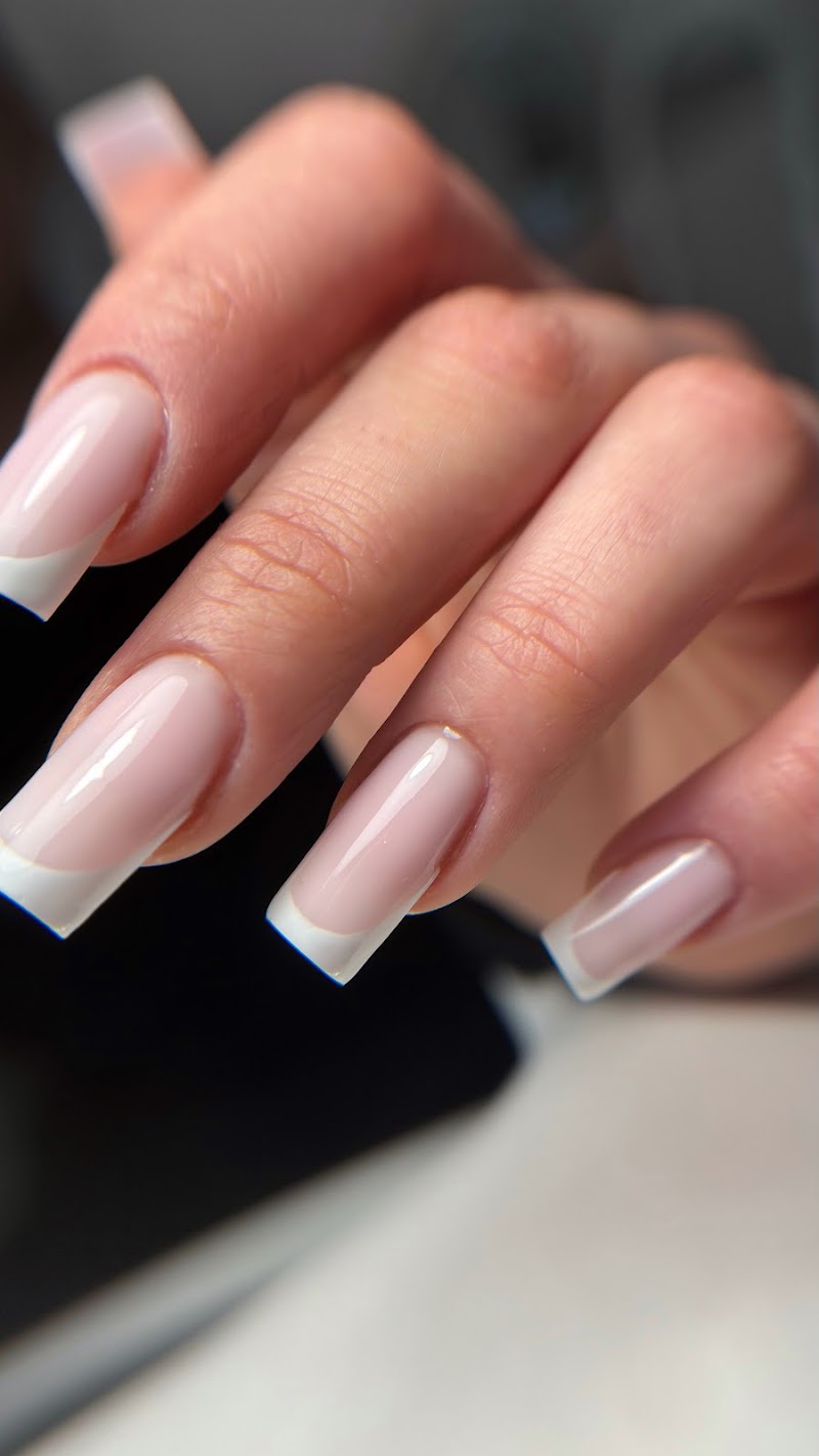 Nailsprdh - Prothésiste ongulaire Grenoble - Onglerie Grenoble - OneBooking