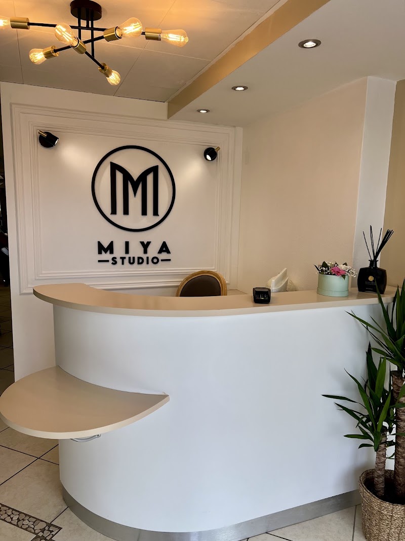 MIYA STUDIO - Coiffure Poitiers - Photo de couverture - OneBooking