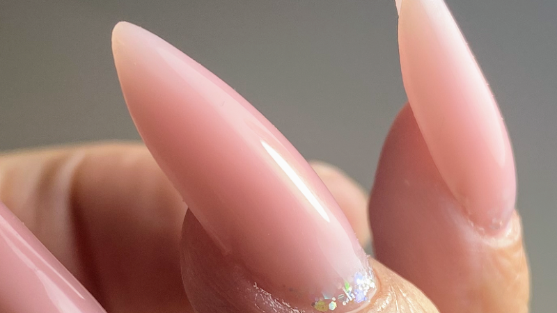 Ding d'ongles - Onglerie Lille - Photo de couverture - OneBooking