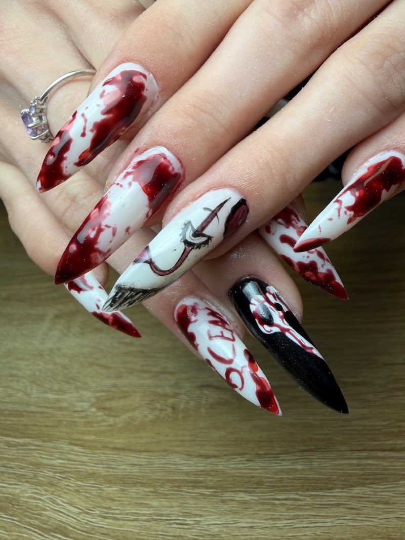 Prothésiste ongulaire - NailsGre by Lud - Onglerie Grenoble - OneBooking
