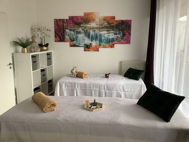 Institut Nova Essência - Zuraia - Esthéticienne - Masseuse Bien-Être - Prothésiste Ongulaire - Onglerie Dijon - OneBooking