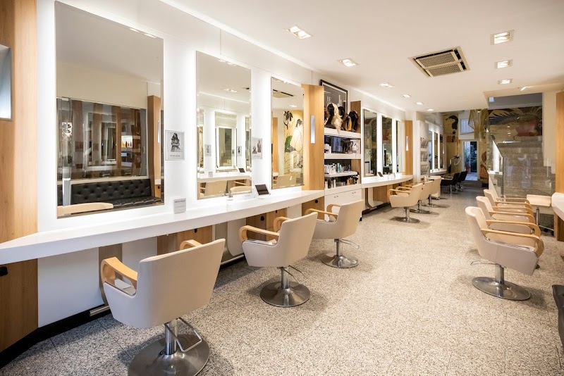 DESSANGE Saint Germain des Prés - Paris 6 - Louvre - Orsay - Coiffeur - Coloriste - SPA ✂ - Coiffure Paris - OneBooking