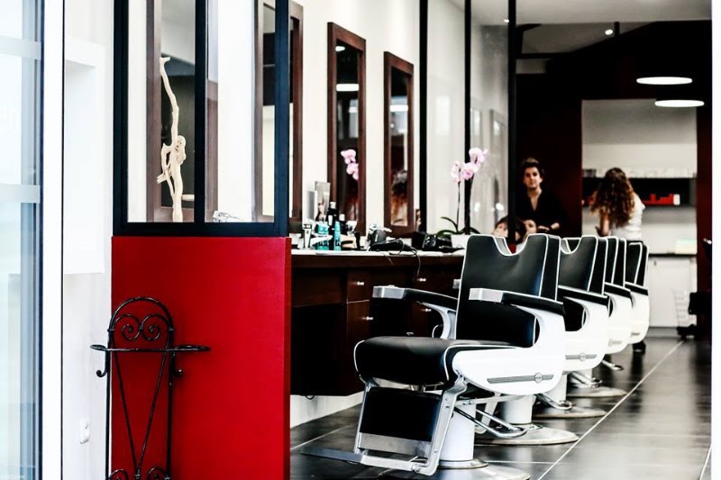 Chalmont par Nicolas Meme - Coiffure Poitiers - Photo de couverture - OneBooking