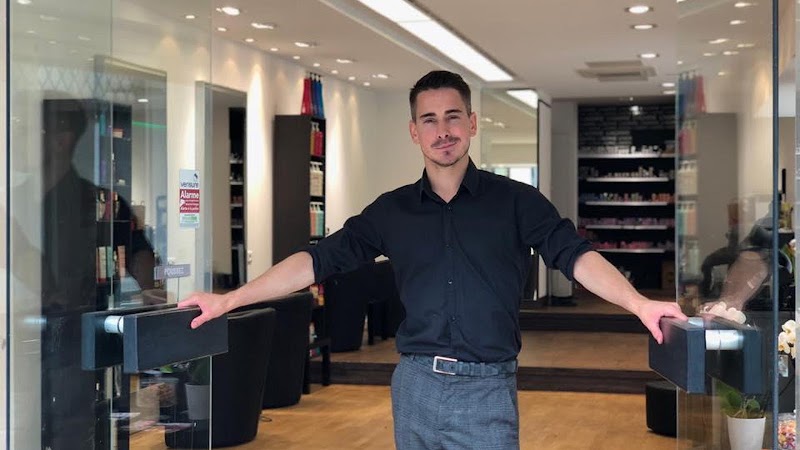 By Mickaël - Coiffure Orléans - OneBooking