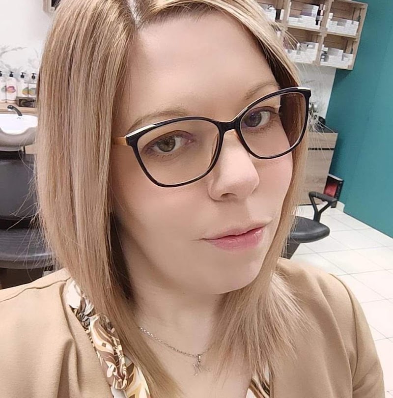 Les ciseaux d'Aurélie - Coiffure Poitiers - Photo de couverture - OneBooking