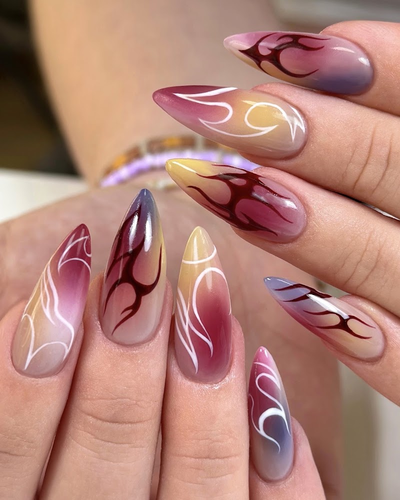 Pretty Wild Nails Formation Prothésiste ongulaire Lille - Onglerie Lille - OneBooking