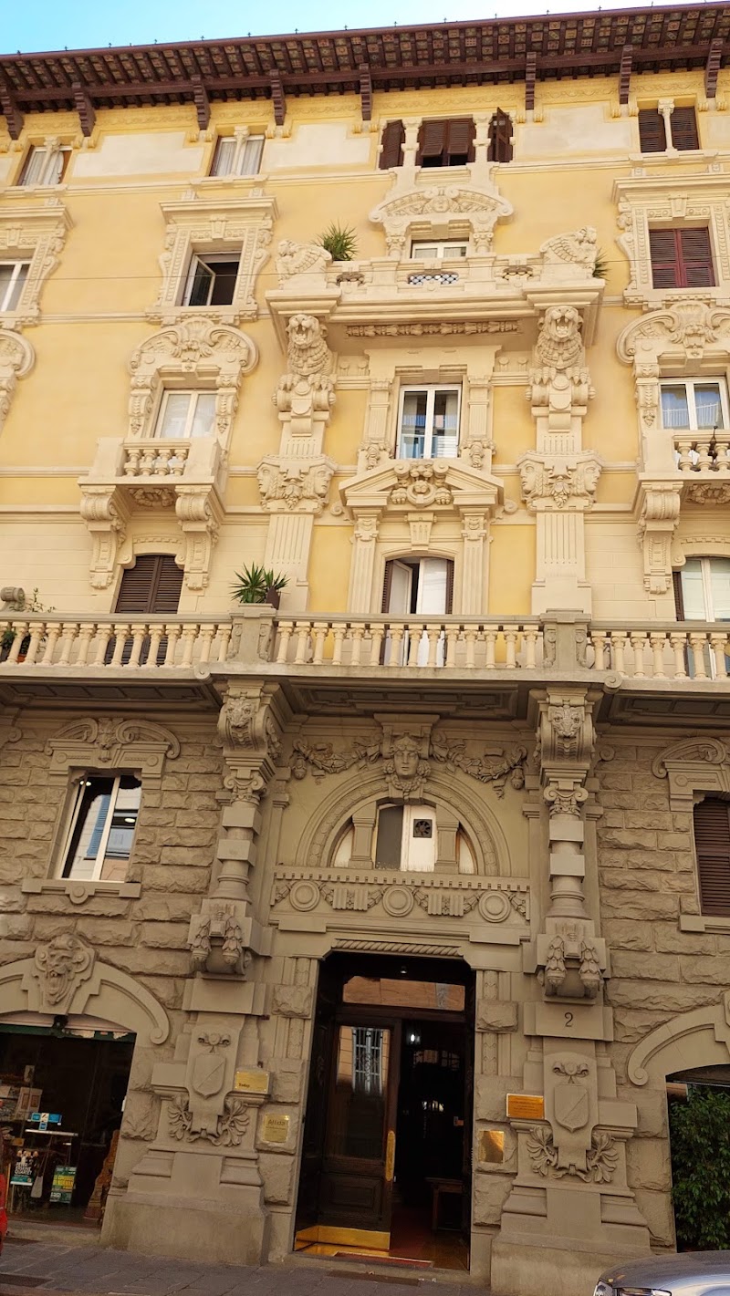Top Hair Parrucchieri - Coiffure Genoa - OneBooking