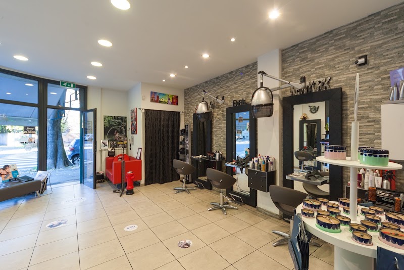 Un Diavolo Per Capello Snc Di Baraldi Valentina E C - Coiffure Bologna - OneBooking