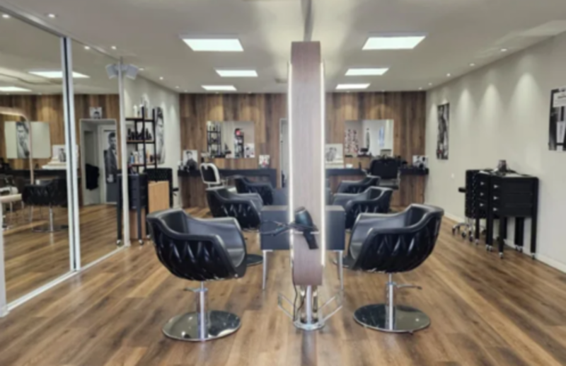 Coiffeurs Et Associés - Coiffure Bucharest - OneBooking