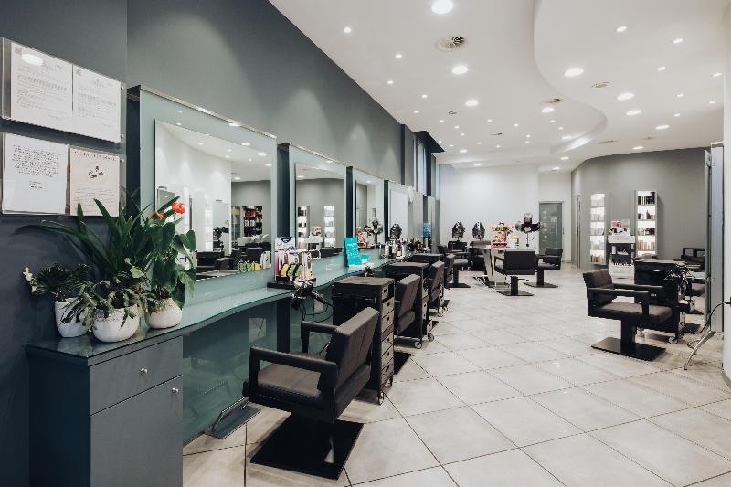 Wind Hair 2 - Coiffure Bologna - OneBooking