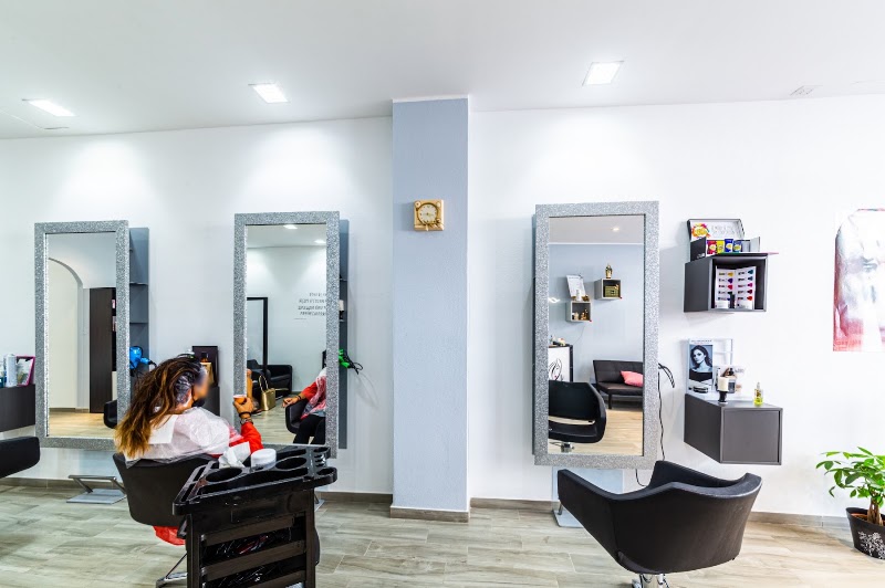 Parrucchiera Monilù Hair Style - Coiffure Cagliari - OneBooking
