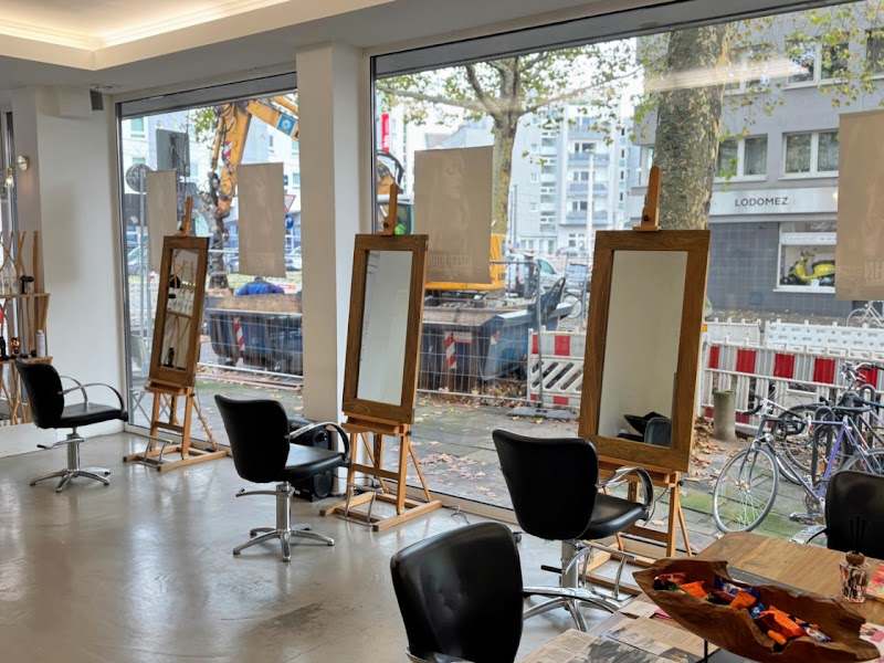 Cut by Lenti - Friseur in Köln am Barbarossaplatz - Coiffure Cologne - OneBooking