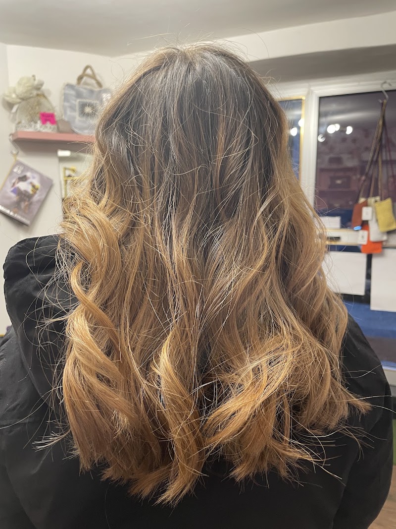 RR Parrucchieri di Paola & Alex - Coiffure Genoa - OneBooking
