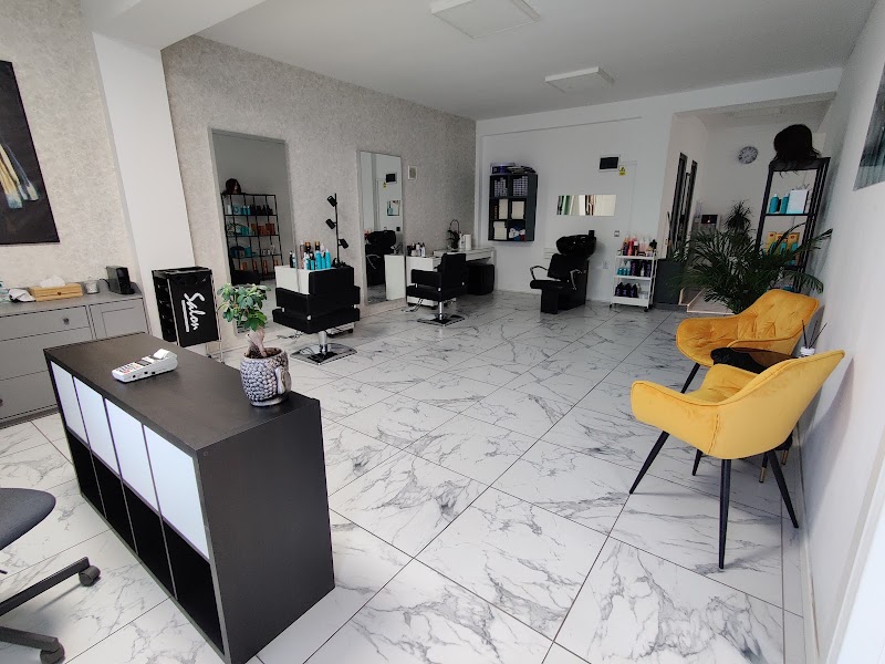 Hair Me Up - Coiffure Bucharest - OneBooking