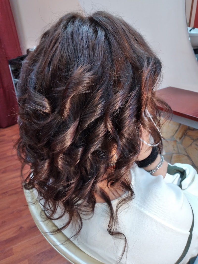 COLPI DI SPAZZOLA (parrucchiere - centro estetico) Uomo Donna - Coiffure Foggia - OneBooking