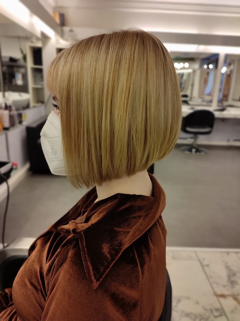 MD Friseure by Münevver Demir - Coiffure Cologne - OneBooking