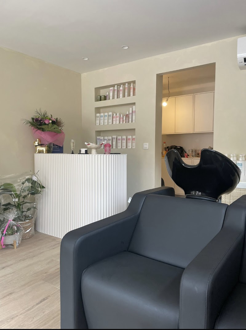 M.T hairstudio ✂ - Coiffure Genk - OneBooking