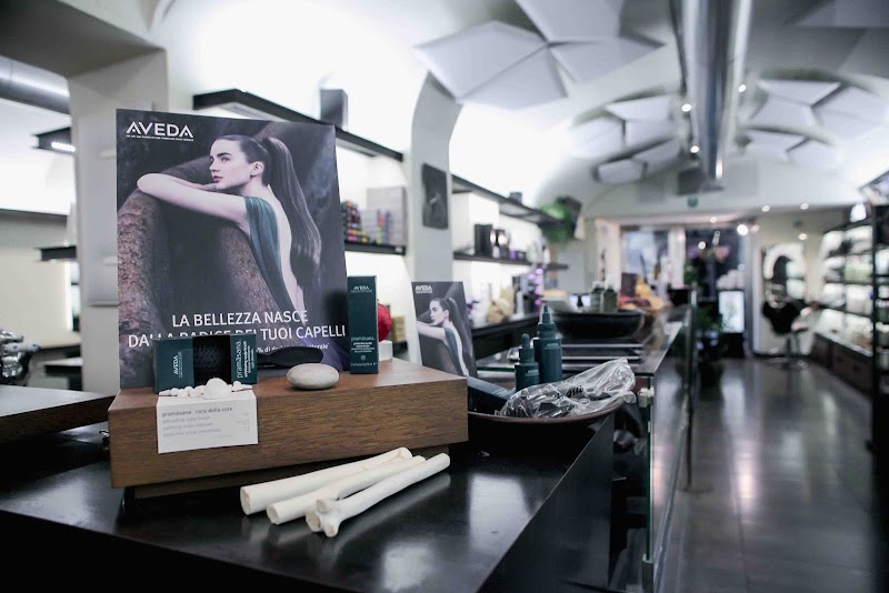 Contrasto AVEDA Lifestyle Salon & SPA - Miglior Parrucchiere Firenze - Coiffure Florence - OneBooking
