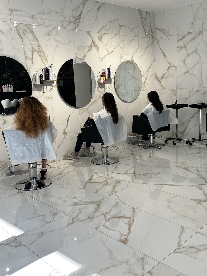 Nacarlo Hair Salon - Coiffure Giugliano In Campania - OneBooking
