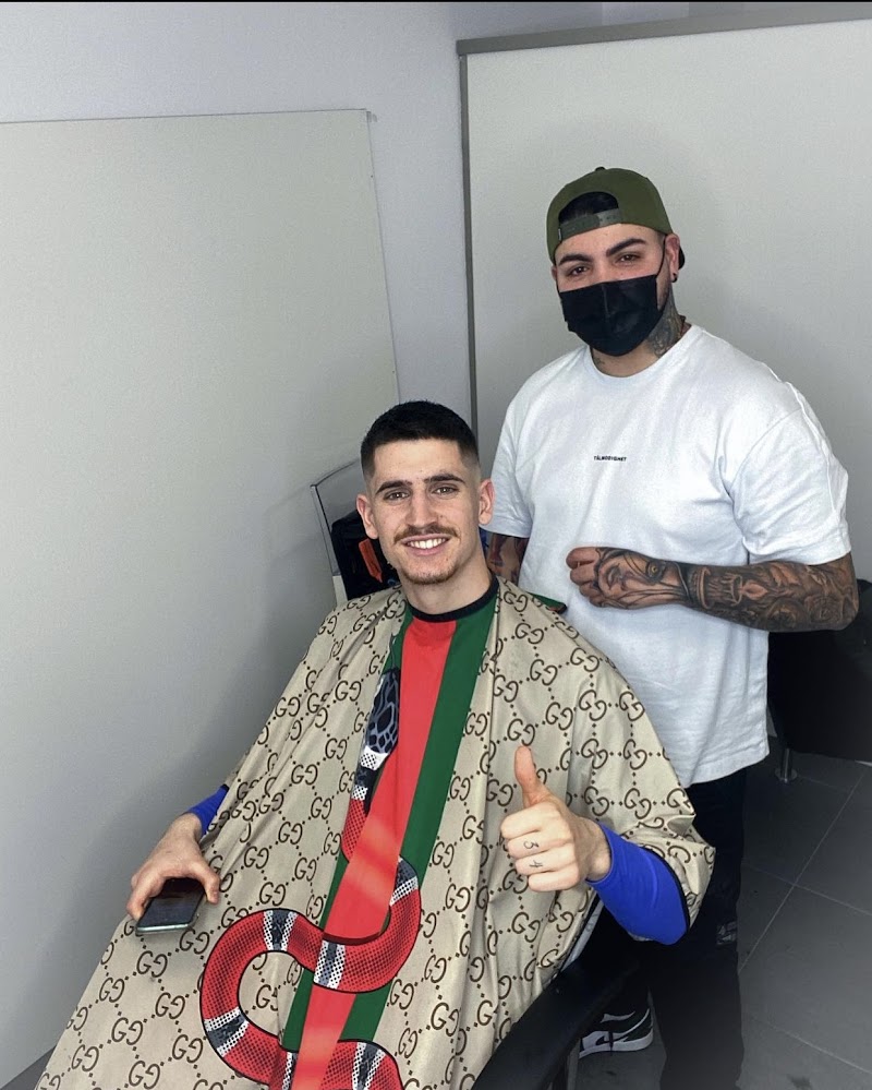 Barbería - Kenny Hair Studio - Coiffure Bilbao - OneBooking