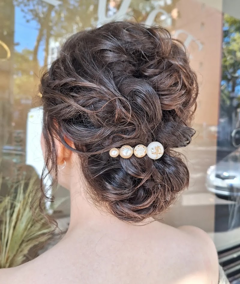 Sezen Style - Coiffure Cologne - OneBooking