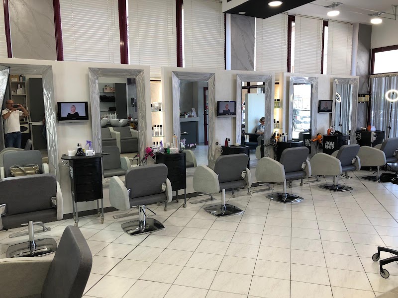 Battisti Parrucchieri Color Specialist - Coiffure Latina - OneBooking