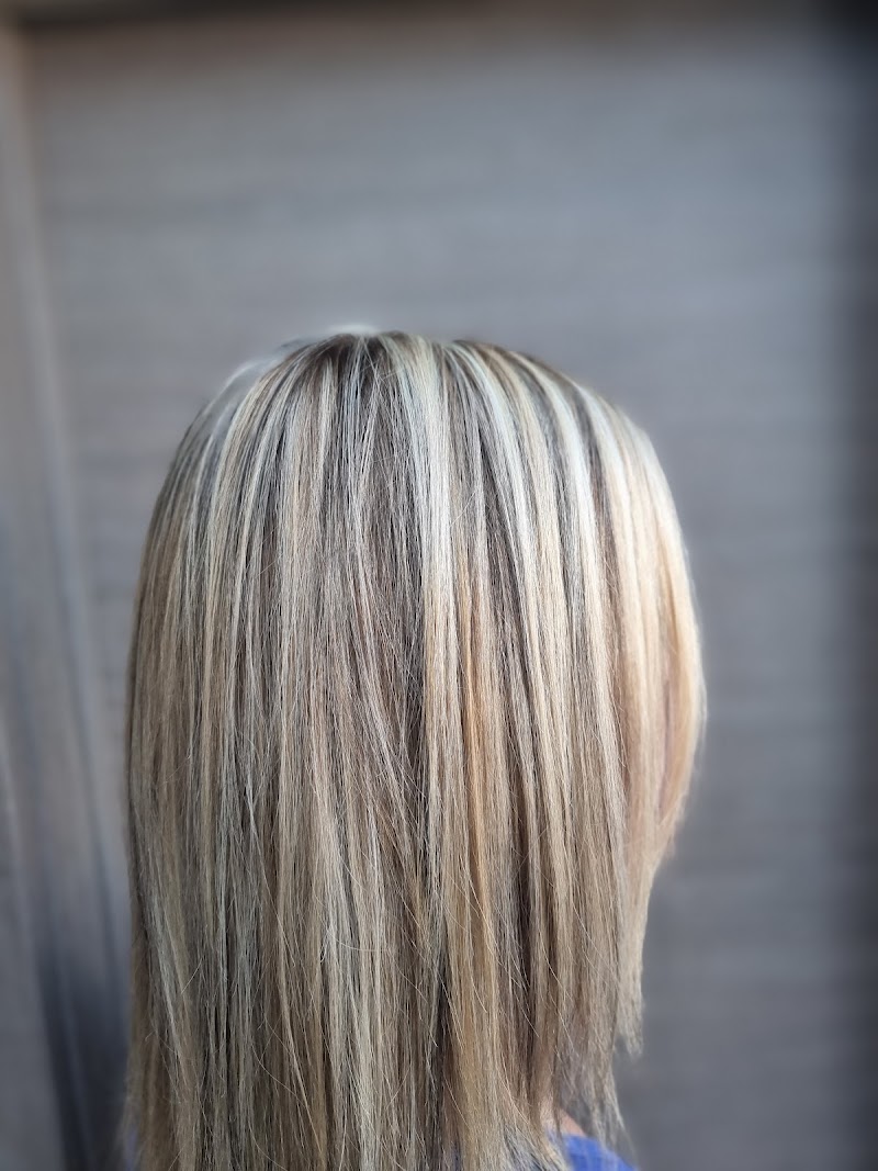 Kapster aan huis linsey - Coiffure Beveren - OneBooking