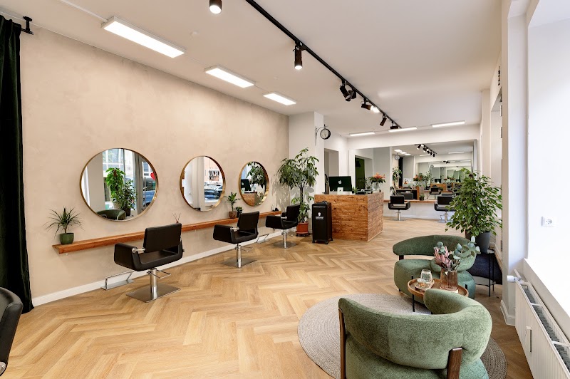 HAARHOLIC - Friseur München & Balayage - Coiffure Munich - OneBooking