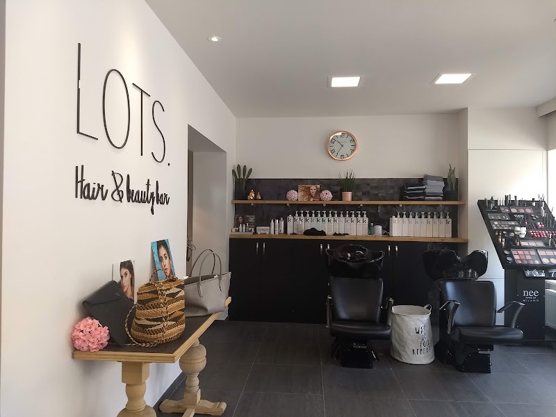 LOTS. Hair & beauty bar - Coiffure Mol - OneBooking