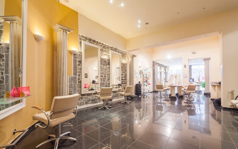 Angela Renti Visagiste - Coiffure Namur - OneBooking
